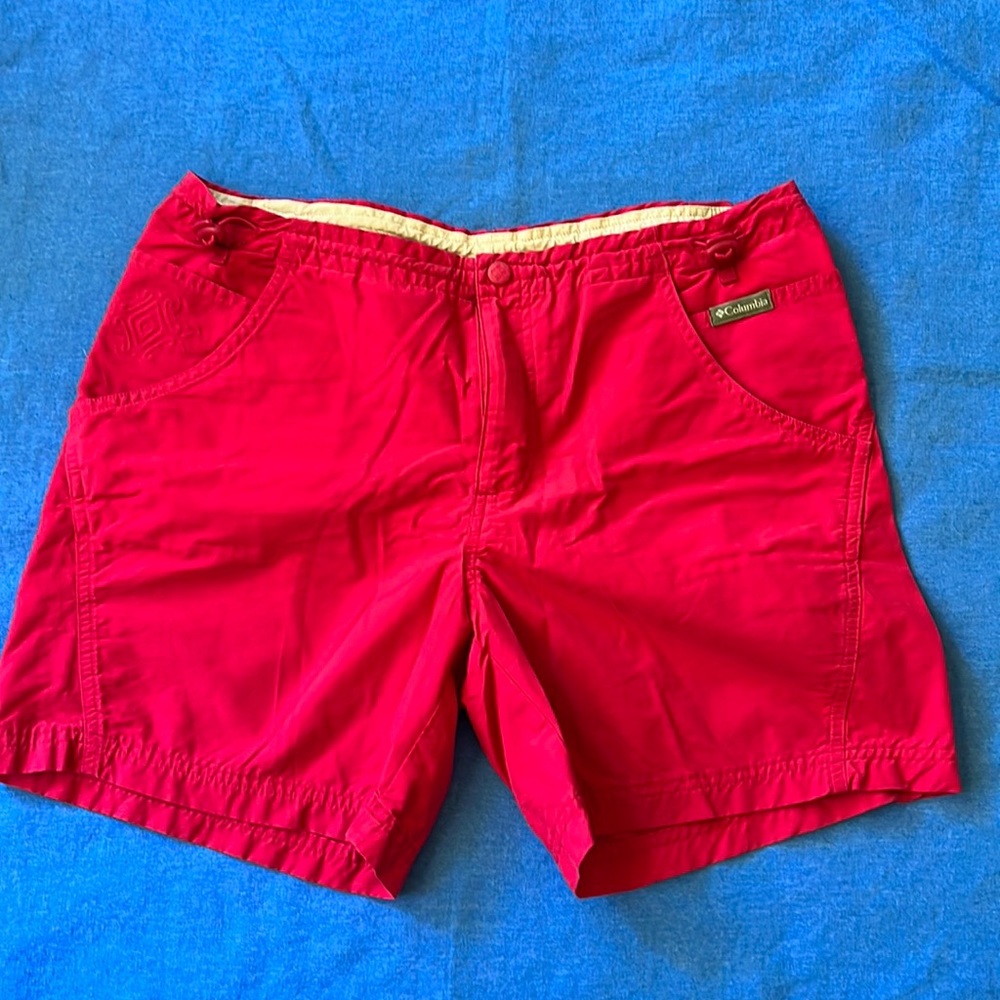 Columbia women’s red camp shorts size S